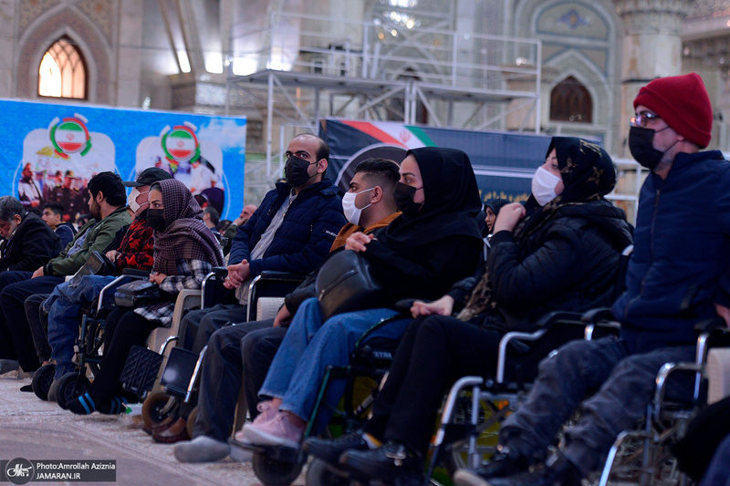 رزمایش کمک مومنانه با اهدای ۳۰۰ دستگاه ویلچر به بهزیستی در حرم امام  خمینی (س)