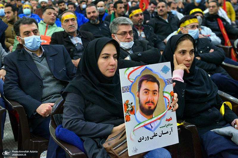 تشییع پیکر مطهر 18 شهید گمنام دفاع مقدس در حرم امام خمینی