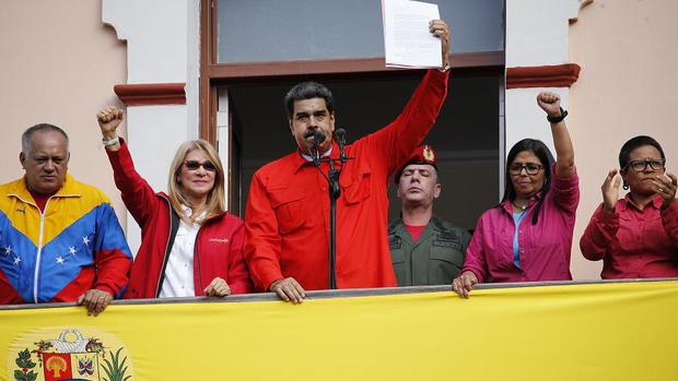 تظاهرات هواداران و مخالفان دولت/ اخراج دیپلمات های آمریکایی/ حمایت ارتش از نیکولاس مادورو/ واکنش های بین المللی