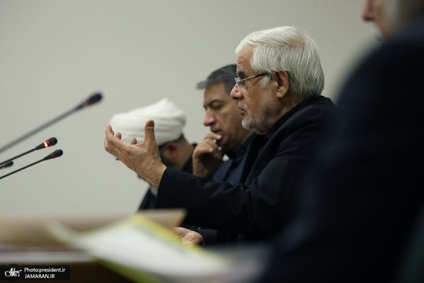 عارف: مسائل فرهنگی با بخشنامه، دستورالعمل و نگاه قیم‌مآبانه حل نمی‌شود/ رویکردهای دستوری، جوانان را از ارزش‌ها دور می‌کند/ سرمایه اجتماعی پس از حوادث دی‌ماه با تصمیماتی همچون اعلام فهرست جان‌باختگان و شهید اعلام کردن جان‌باختگان بازآفرینی شد