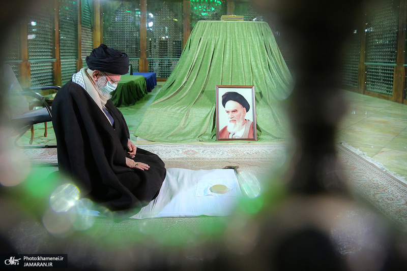 حضور رهبر معظم انقلاب در حرم مطهر حضرت امام خمینی(س)