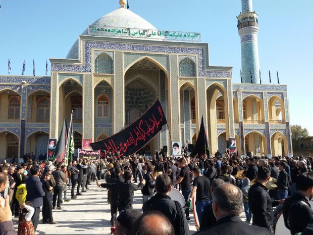 آئین سنتی &#39;چهل هشتم&#39; در آستان آقا علی عباس (ع) بادرود برگزار شد