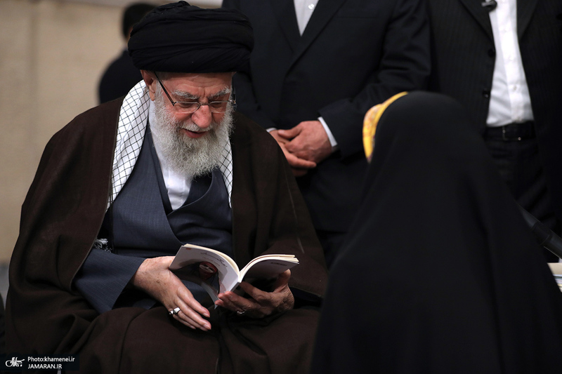 دیدار جمعی از شاعران و اهالی فرهنگ و ادب با رهبر معظم انقلاب