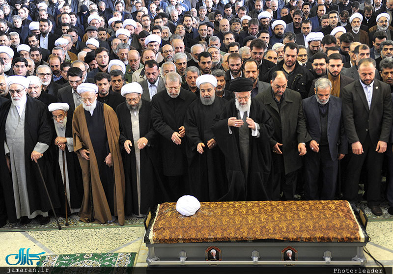 اقامه نماز رهبر معظم انقلاب بر پیکر حجت‌الاسلام والمسلمین هاشمی رفسنجانی