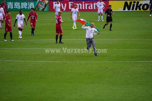 جیمی جامپ در زمین! + عکس
