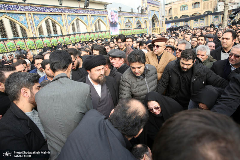 اقامه نماز سید حسن خمینی بر پیکر ٣ تن از شهدای سانحه هواپیمای اوکراینی