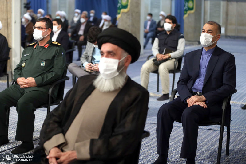 دیدار میهمانان کنفرانس وحدت اسلامى‌ و جمعی از مسئولان نظام با رهبر معظم انقلاب