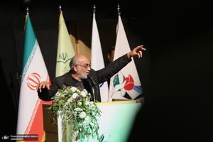 تجلیل از خانواده معظم شهدای خمین در بیت تاریخی امام خمینی