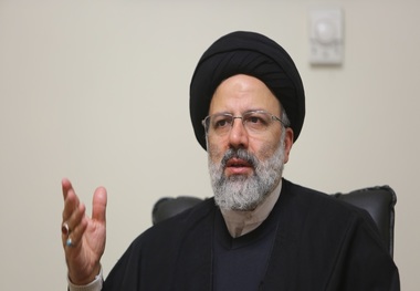 زندگی، معیشت و کرامت مردم آسیب دیده است/رقیب درجا زدن و بی عملی در کشور هستم