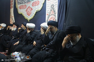 مراسم عزاداری دهه اول ماه صفر در بیت مرحوم آیت الله شاه آبادی‎