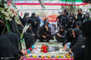 مراسم چهلمین روز شهدای جنگ تحمیلی ۱۲ روزه در قطعه 42 بهشت زهرا (س)