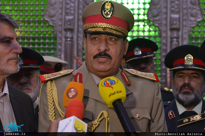 ادای احترام فرمانده مرزبانی کشور عراق نسبت به امام خمینی 