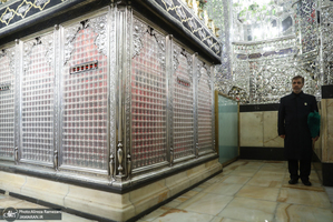 غباروبی ضریح مطهر حضرت عبدالعظیم حسنی (ع) و امام زاده حمزه (ع)