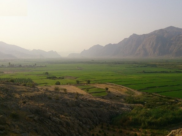 بررسی ظرفیت‌های روستای سراب‌ سیاه شهرستان رستم برای ساخت مجموعه فرهنگی