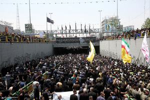 تشییع باشکوه پیکر رئیس جمهوری و یارانش در تهران-8
