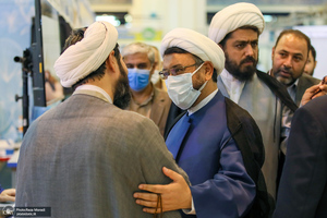 بازدید رئیس مؤسسه تنظیم و نشر آثار امام خمینی (س) از نمایشگاه قرآن