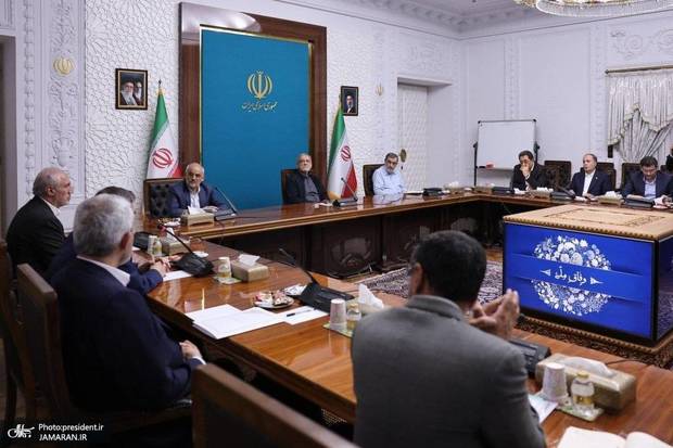 محسن رضایی به جلسه ستاد هماهنگی اقتصادی دولت رفت