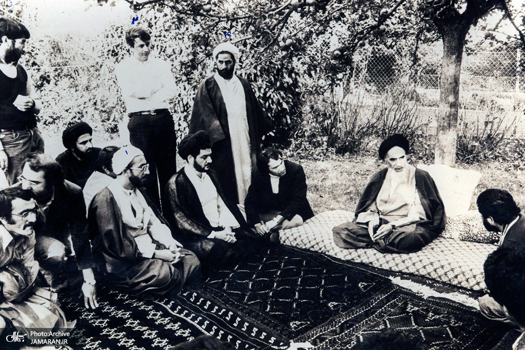 علت هجرت امام به فرانسه