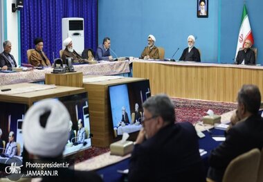 پزشکیان: می‌توان از ظرفیت مساجد برای حل مشکلات اجتماعی مثل اصلاح فرهنگ مصرف بهره گرفت/ نباید به گونه‌ای عمل شود که امور خدماتی در مساجد متکی به منابع دولتی باشد