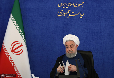 رییس جمهور: در حال عبور از پیک کرونا هستیم