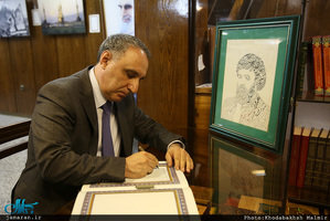 بازدید رئیس سازمان بازرسی کشور آذربایجان از بیت امام خمینی (س) در جماران 