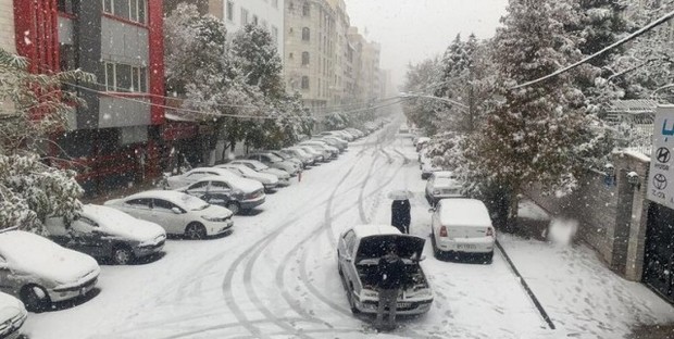 تداوم بارش برف و باران در روز جمعه
