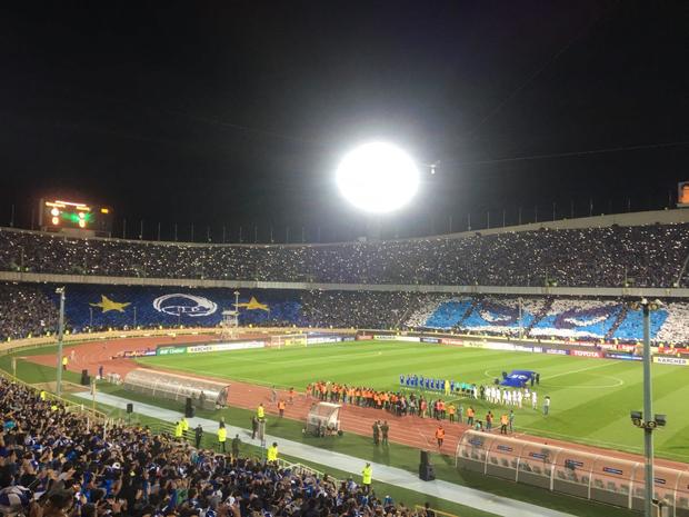 فروش بیش از حد بلیت توسط مسوولان آزادی/ حضور مدیرعامل و پیشکسوتان استقلال

