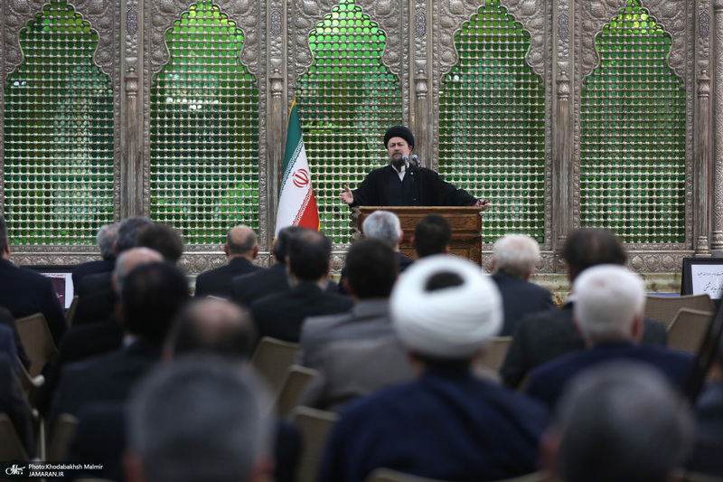 دیدار وزیر اقتصاد  جمعی از مدیران بانک ها با سید حسن خمینی