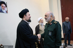 حاشیه های تجدیدمیثاق فرماندهان و کارکنان نیروهای مسلح با آرمان‌های امام خمینی (س)