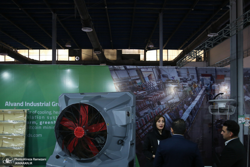 حضور عارف در نمایشگاه دستاوردهای صادراتی ایران