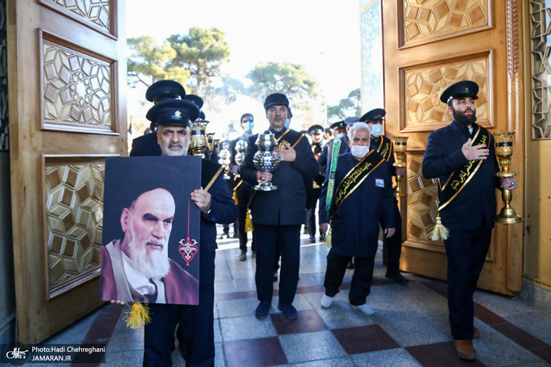 دسته عزاداری خادمان حرم کریمه اهل بیت (ع) در روز شهادت حضرت زهرا (س)‎‎