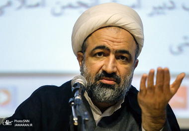 حمید رسایی: حوادث دی ماه نتیجه سیاست‌های نادرست درباره کالابرگ بود/ سود حاصل از همه این‌ها به جیب مافیای ارزی رفت