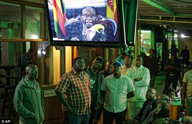 چرا موگابه استعفا نداد؟/ زیمبابوه به کدام سمت می رود؟