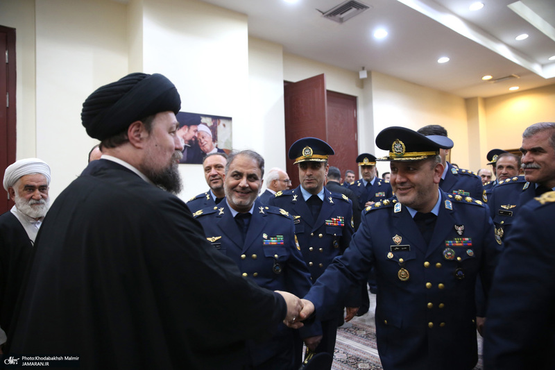 دیدار فرمانده نیری هوایی ارتش( امیر بهمن بهمرد )و جمعی از فرماندهان با سید حسن خمینی