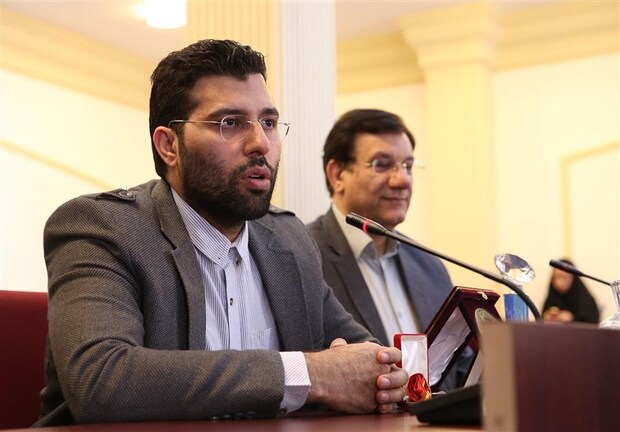 سلطانی‌فر حکم دبیر فدراسیون وزنه‌برداری را امضا کرد
