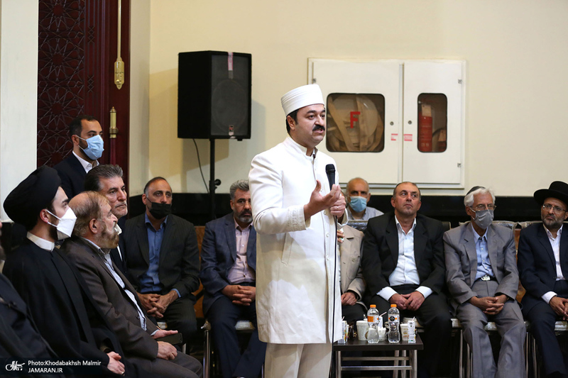 دیدار جمعی از نمایندگان پیروان ادیان الهی با سید حسن خمینی