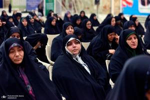 رزمایش کمک مومنانه با اهدای ۳۰۰ دستگاه ویلچر به بهزیستی در حرم امام  خمینی (س)