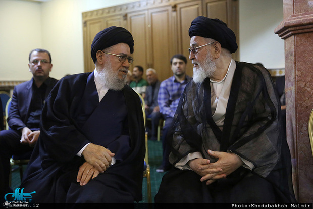 پیام آیت‌الله موسوی خوئینی در پی درگذشت آیت‌الله امام جمارانى: این روحانی جلیل‌القدر با آغاز نهضت روحانیت به رهبری امام خمینی در صف یاران آن رهبر بی‌بدیل تاریخ تشیع قرار گرفت و تا پایان عمرِ پُر برکتش بر پیمان پیروی از رهبر و مقتدای خود استوار ماند