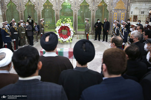 وداع با پیکر مطهر شهید محسن فخری زاده در حرم امام خمینی(س)