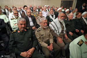 دیدار پیشکسوتان و فعالان دفاع مقدس و مقاومت با رهبر انقلاب