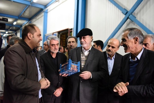استاندار البرز از یک واحد تولیدی در محمدشهر بازدید کرد