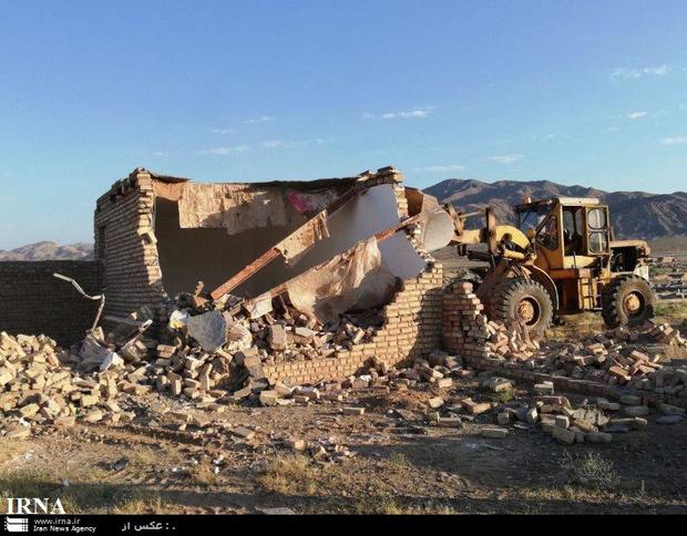 100 ساخت و ساز غیرمجاز در پاکدشت تخریب شد