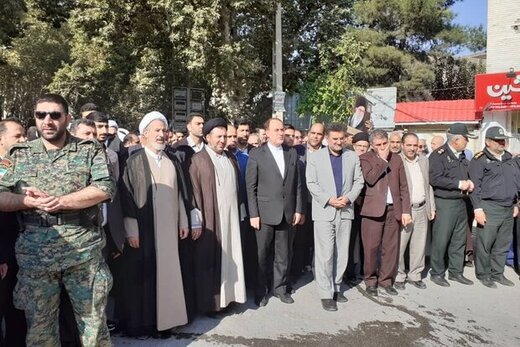 حاجی بابایی :  امروز سخن‌گفتن با ترامپ را ننگ ملت ایران می‌دانیم