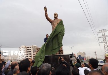 تندیس سردار سلیمانی در اهواز رونمایی شد