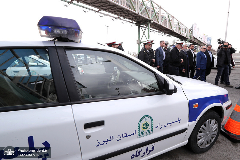 بازدید روحانی از ایستگاه سلامت اورژانس و پایگاه امداد و نجات جاده ای