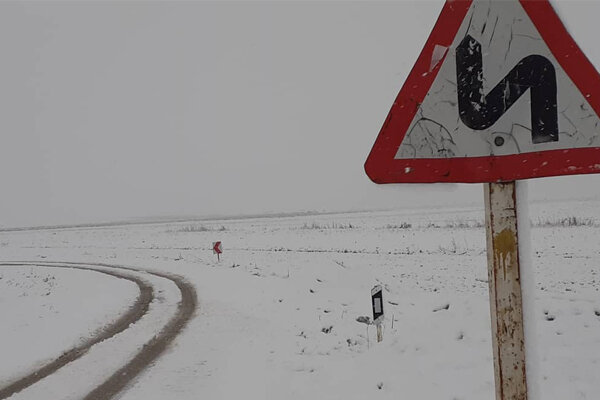 تردد در محورهای کوهستانی خراسان شمالی فقط با زنجیر چرخ میسر است