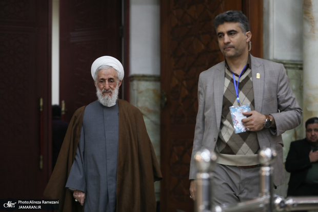 انتقاد مشاور وزیر خارجه از همراهی کاظم صدیقی با شعارهای توهین آمیز علیه ظریف در نماز جمعه