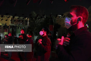 عزاداری شب چهارم محرم در مجاورت ارگ کریمخانی