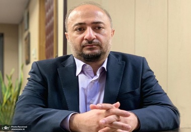 سرزعیم، استاد اقتصاد: «فروش نفت به اشخاص» هیچ نتیجه مثبت اقتصادی ندارد