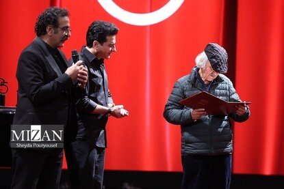 تصویر جدید شفیعی کدکنی به همراه همایون شجریان در برج میلاد